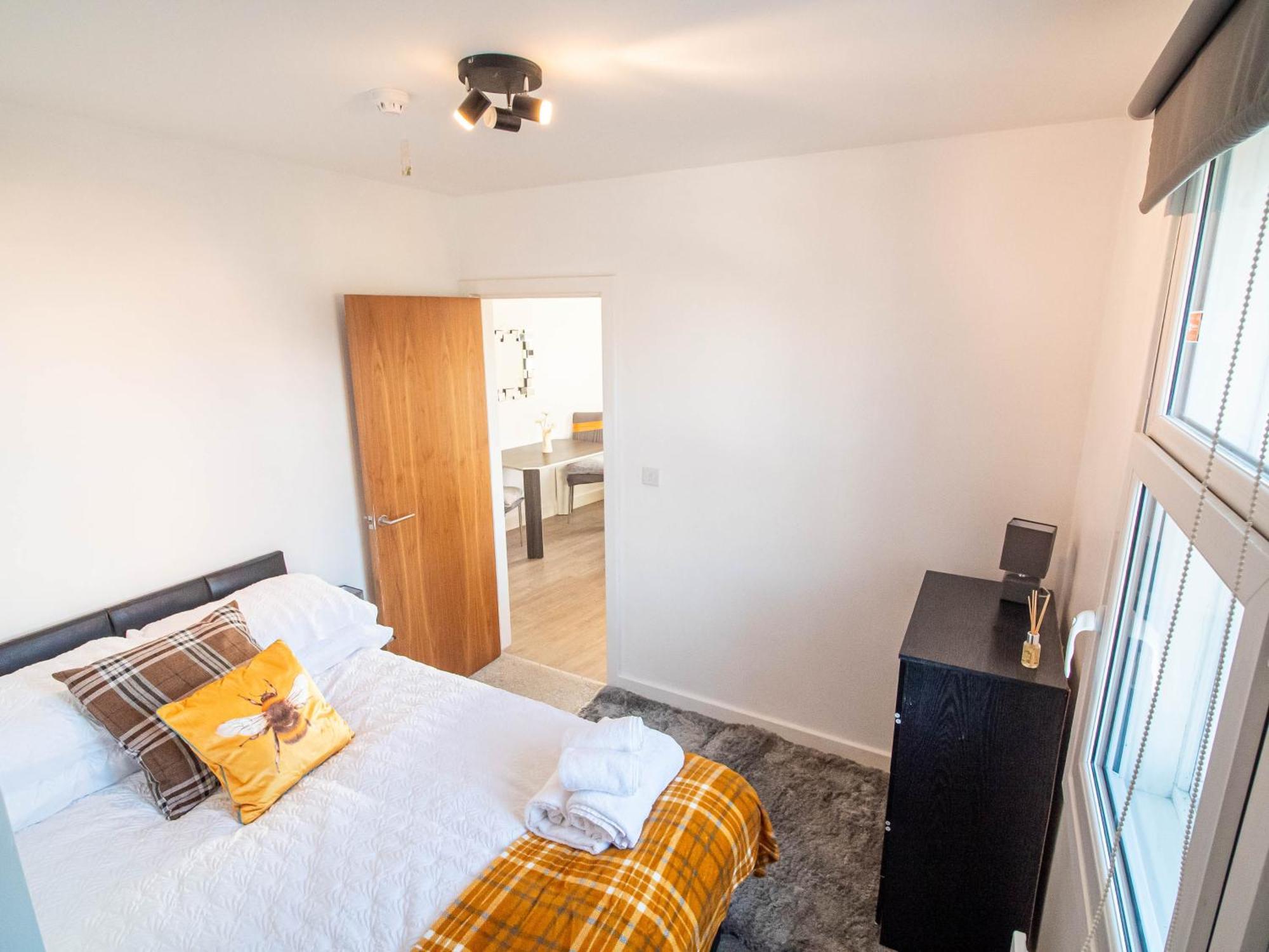 The Heart Of Huddersfield Hideaway Apartment ภายนอก รูปภาพ